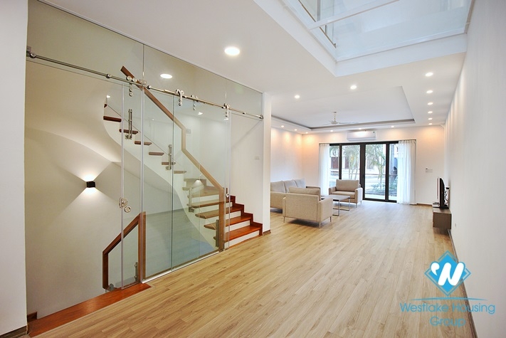 A recently remodeled minimalist house in Tay Ho Westlake for rent